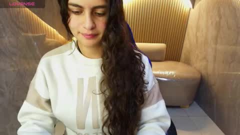 Snapshot of dany_r_ chatting on October 13, 1:36 pm Dany online show from October 13, 1:36 pm