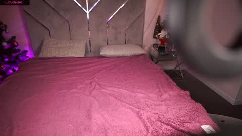 Snapshot of daphne_moss chatting on December 28, 8:58 pm Agatha online show from December 28, 8:58 pm