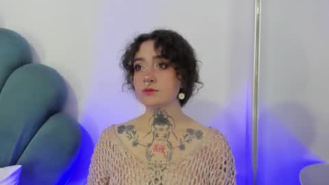 DaphneBlunt online show from December 5, 8:21 pm