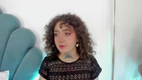 DaphneBlunt online show from November 1, 3:38 pm