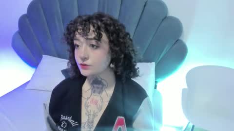 DaphneBlunt online show from December 1, 7:38 pm