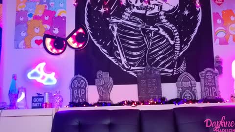 Snapshot of daphnemadison chatting on October 4, 9:41 pm Daphne Madison online show from October 4, 9:41 pm