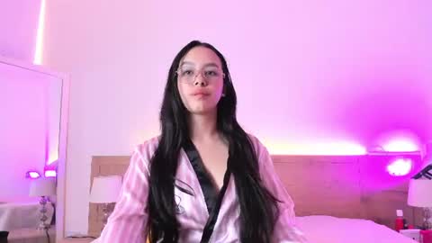 daphnevalucci online show from July 28, 2:13 pm