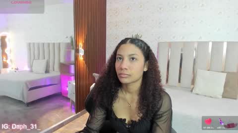 Snapshot of daphnne_tay chatting on September 28, 3:13 am dhapnne online show from September 28, 3:13 am