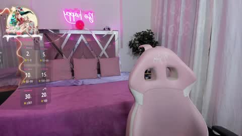Snapshot of daphnne_tay chatting on December 19, 3:18 am dhapnne online show from December 19, 3:18 am