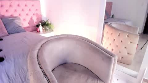 Daphne online show from November 12, 1:09 pm