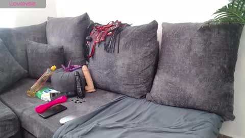 Snapshot of dark_coco chatting on October 25, 6:54 am Coco online show from October 25, 6:54 am