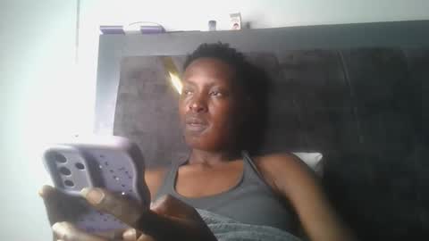 dark_mellanin online show from May 31, 8:42 am