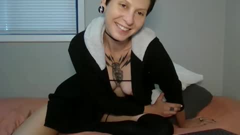 Snapshot of dark_obsession chatting on October 15, 12:08 pm Dark Obsession online show from October 15, 12:08 pm