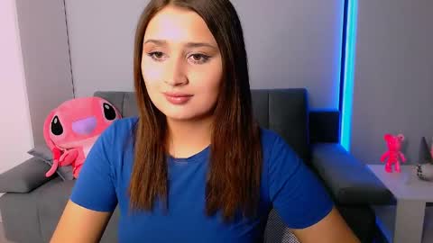 Amelie online show from June 9, 4:39 pm