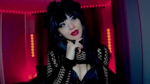 roseredgoddess online show from January 7, 4:27 am