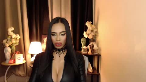 HAPPY BIRTHDAY MISTRESS MADRIANA online show from February 17, 1:44 pm