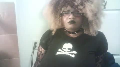 DarkSundaze online show from May 31, 3:23 am