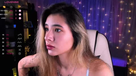Snapshot of darlabelle chatting on December 6, 3:52 am Belle online show from December 6, 3:52 am