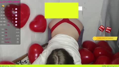 Snapshot of darling_tony18 chatting on January 18, 6:32 pm darling_tony18 online show from January 18, 6:32 pm