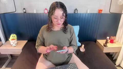 Emma online show from October 7, 8:46 pm