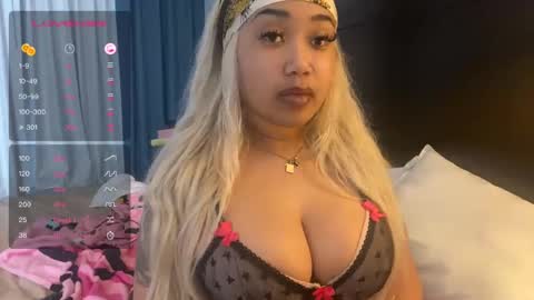 Snapshot of dayqueen1 chatting on January 21, 10:30 pm dayqueen1 online show from January 21, 10:30 pm
