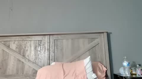 Dazzling Peach Goddess online show from March 9, 6:11 pm