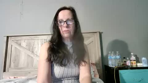 Dazzling Peach Goddess online show from March 10, 3:52 pm