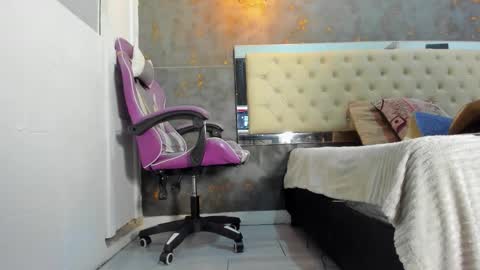 de_lirio online show from December 14, 1:39 pm