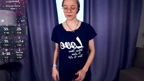 Charlie 18yo online show from October 27, 5:36 am