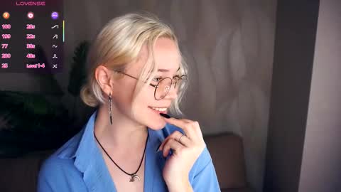 Charlie 18yo online show from December 2, 5:42 am
