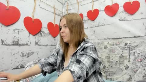 Holly online show from May 24, 1:37 am