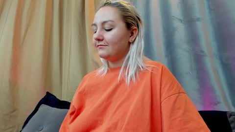 Snapshot of debbie_taylor chatting on December 12, 4:10 pm Debbie Mon Tue Fri Sun Sat GMT 3 1000am - 0400pm online show from December 12, 4:10 pm