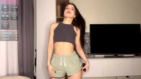 Nicole online show from April 18, 7:07 pm