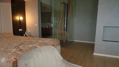 Monique online show from October 7, 8:08 am