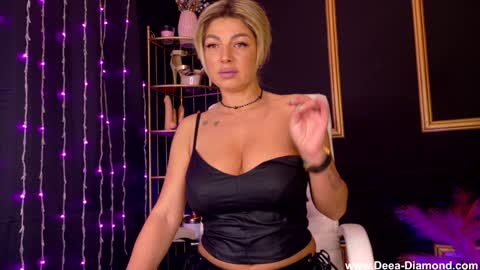 Deea online show from January 1, 8:15 pm