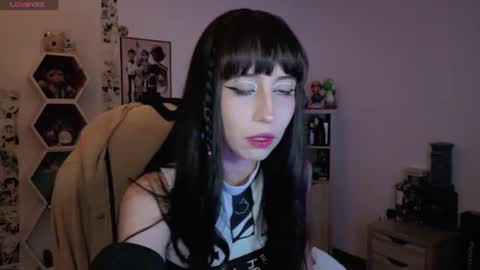Stephanie.e  online show from August 4, 4:07 am
