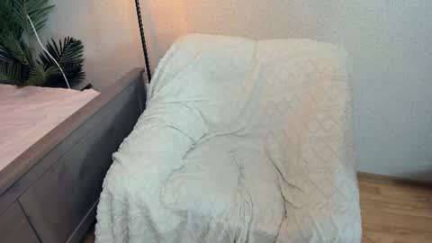 Laura online show from July 20, 10:39 am