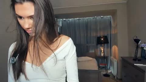 Laura online show from June 21, 11:14 am