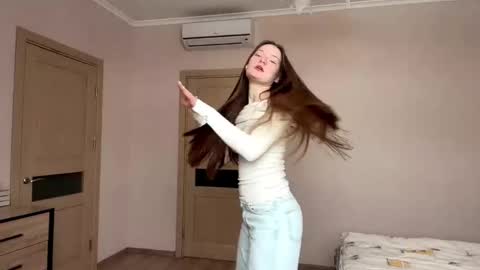 Mila online show from February 19, 7:19 am