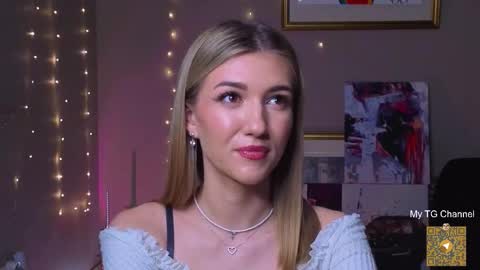 Adla online show from November 10, 8:15 pm