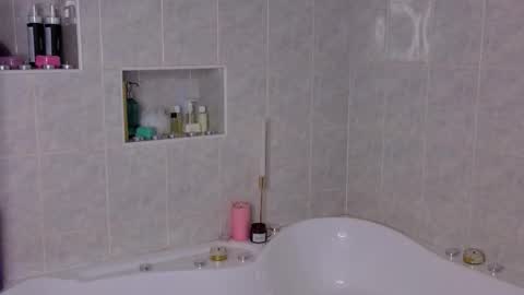 Adla online show from November 22, 9:17 pm