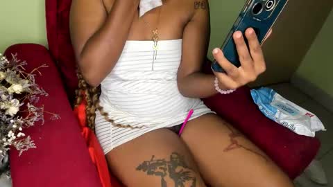 deli_la online show from November 25, 6:53 pm