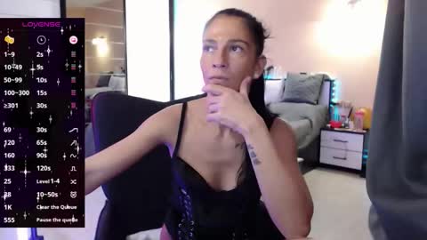 Snapshot of delicatekisss chatting on October 7, 8:52 am Nicole online show from October 7, 8:52 am