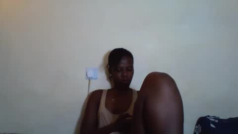 Snapshot of deliciousbabe01 chatting on October 12, 7:00 am EVAH online show from October 12, 7:00 am