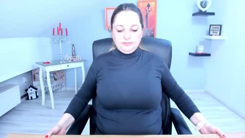 Snapshot of deliciouslolly chatting on February 28, 4:32 am DeliciousLolly online show from February 28, 4:32 am