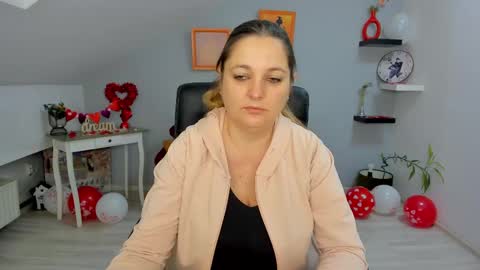 Snapshot of deliciouslolly chatting on February 18, 4:15 am DeliciousLolly online show from February 18, 4:15 am