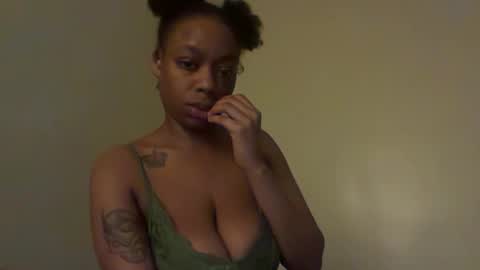 Snapshot of delightfuldark chatting on October 17, 9:56 am delightfuldark online show from October 17, 9:56 am