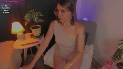 Delilah online show from June 15, 4:56 am