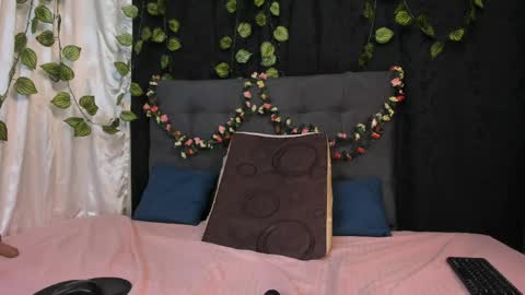 Delilah  online show from March 29, 9:47 pm