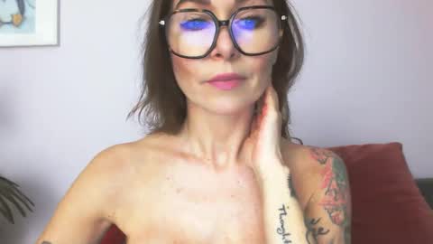 delilah_sweet online show from December 1, 4:09 pm