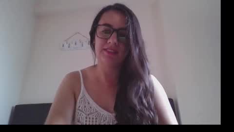 Snapshot of della_helena chatting on September 27, 9:55 pm Della Helena online show from September 27, 9:55 pm