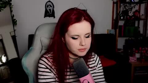 dellacrush_ online show from November 24, 6:21 pm