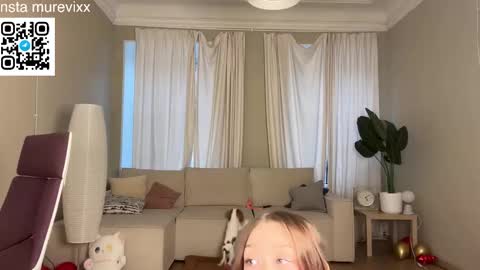 Delora online show from December 4, 10:17 am