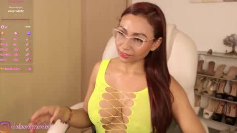 Snapshot of delsee_ chatting on September 25, 9:01 pm Delsee online show from September 25, 9:01 pm